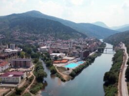 Foča u zagrljaju sedamnaest rijeka i osam jezera